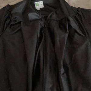 Graduation gown for 4”11-5”0